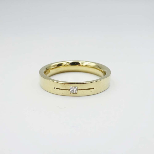 Premium 9ct Yellow Gold Diamond Ring Band Size O 0.05ct