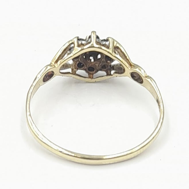 9ct Gold Sapphire & Diamond Cluster Ring 1.1gr