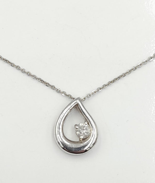 9ct White Gold Diamond Droplet Style Pendant & Chain. 1.74gr