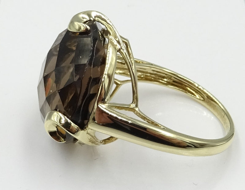 9ct Gold round Smokey Quartz ring, size P. 7gr