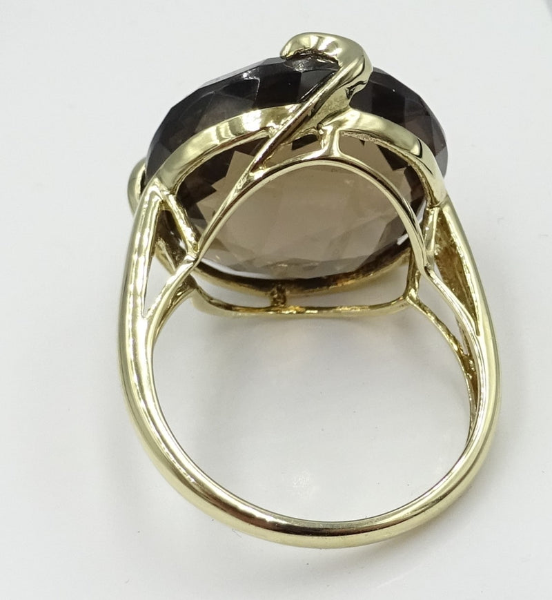 9ct Gold round Smokey Quartz ring, size P. 7gr