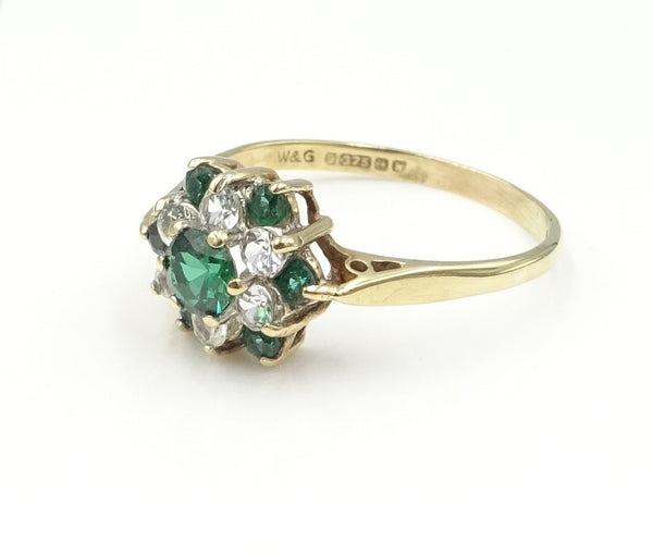 9ct Gold CZ and synthetic emerald cluster ring. 2gr