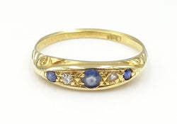 18ct gold Sapphire & Diamond antique boat ring. 2.27gr