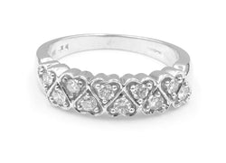 9ct white gold diamond set heart design ring. 3.3gr