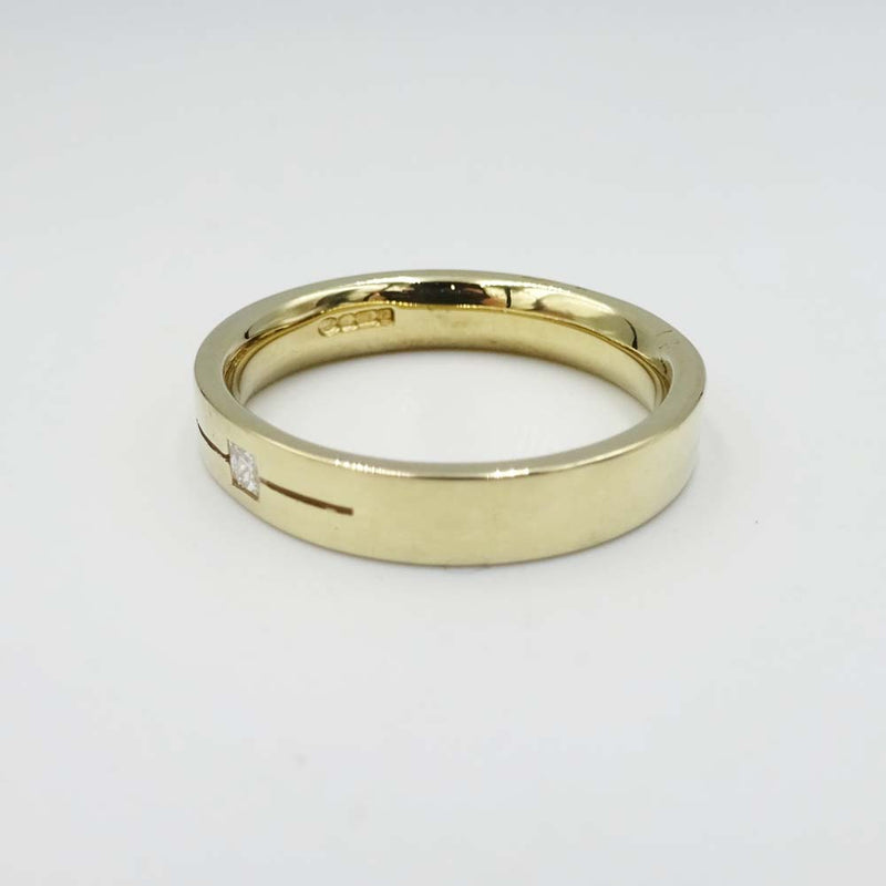 Premium 9ct Yellow Gold Diamond Ring Band Size O 0.05ct