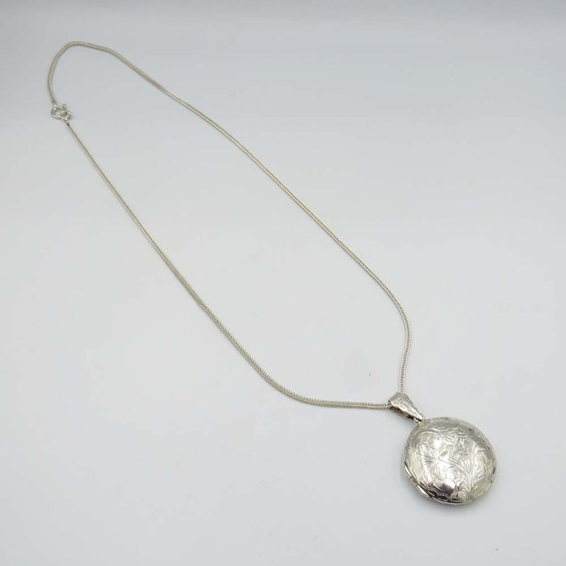Silver Foxtail Chain Necklace With Floral Locket 20"