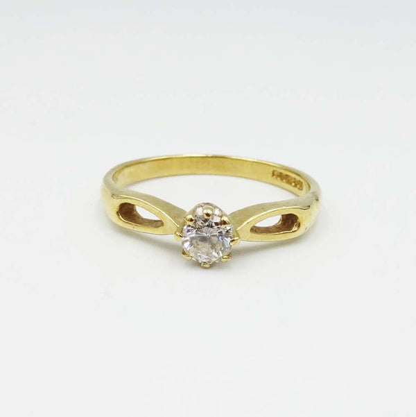 9ct Yellow Gold Cubic Zirconia Solitaire Ring Size P