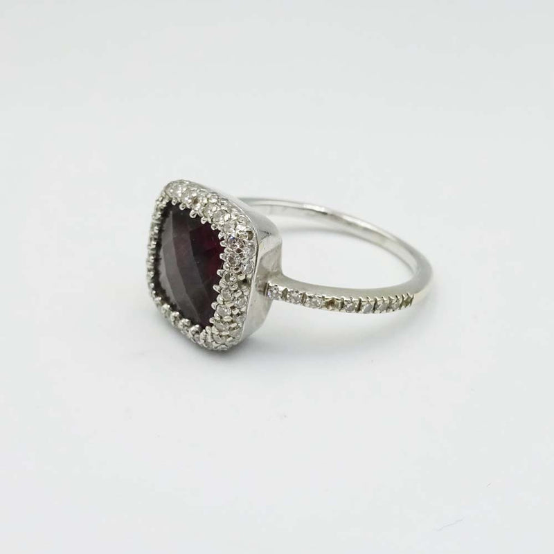 18ct White Gold Garnet and Diamond Ring Size L