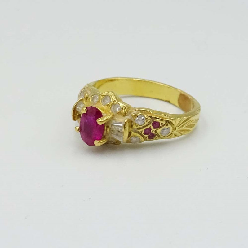 22ct Yellow Gold Red Stone and Cubic Zirconia Cluster Ring Size J