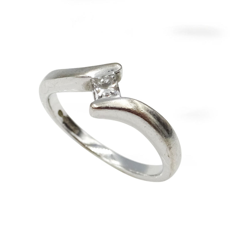 Pre-Owned 18ct White Gold Twisted Princess Diamond Solitaire Ring 0.16ct - Richard Miles Jewellers