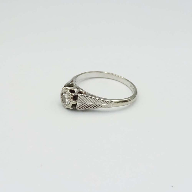 18ct White Gold Diamond Leaf Pattern Solitaire Ring 0.20ct Size P