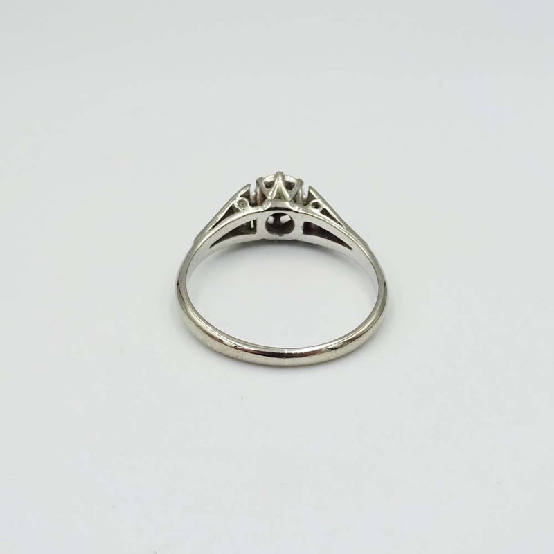 18ct White Gold Diamond Leaf Pattern Solitaire Ring 0.20ct Size P