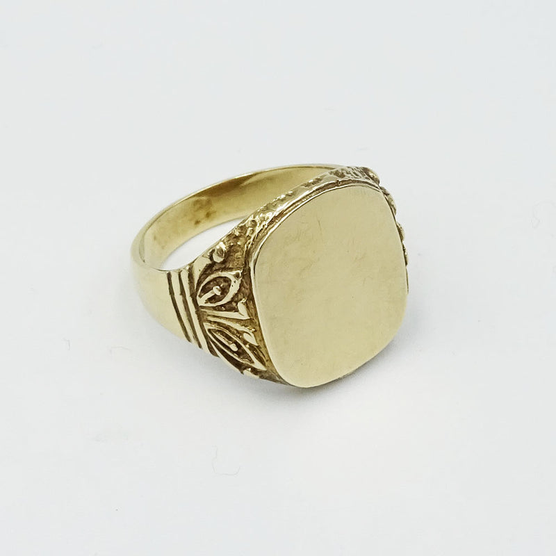 9ct Yellow Gold Gents Cushion Signet Ring With Engraved Shoulders Size R 1/2 - Richard Miles Jewellers